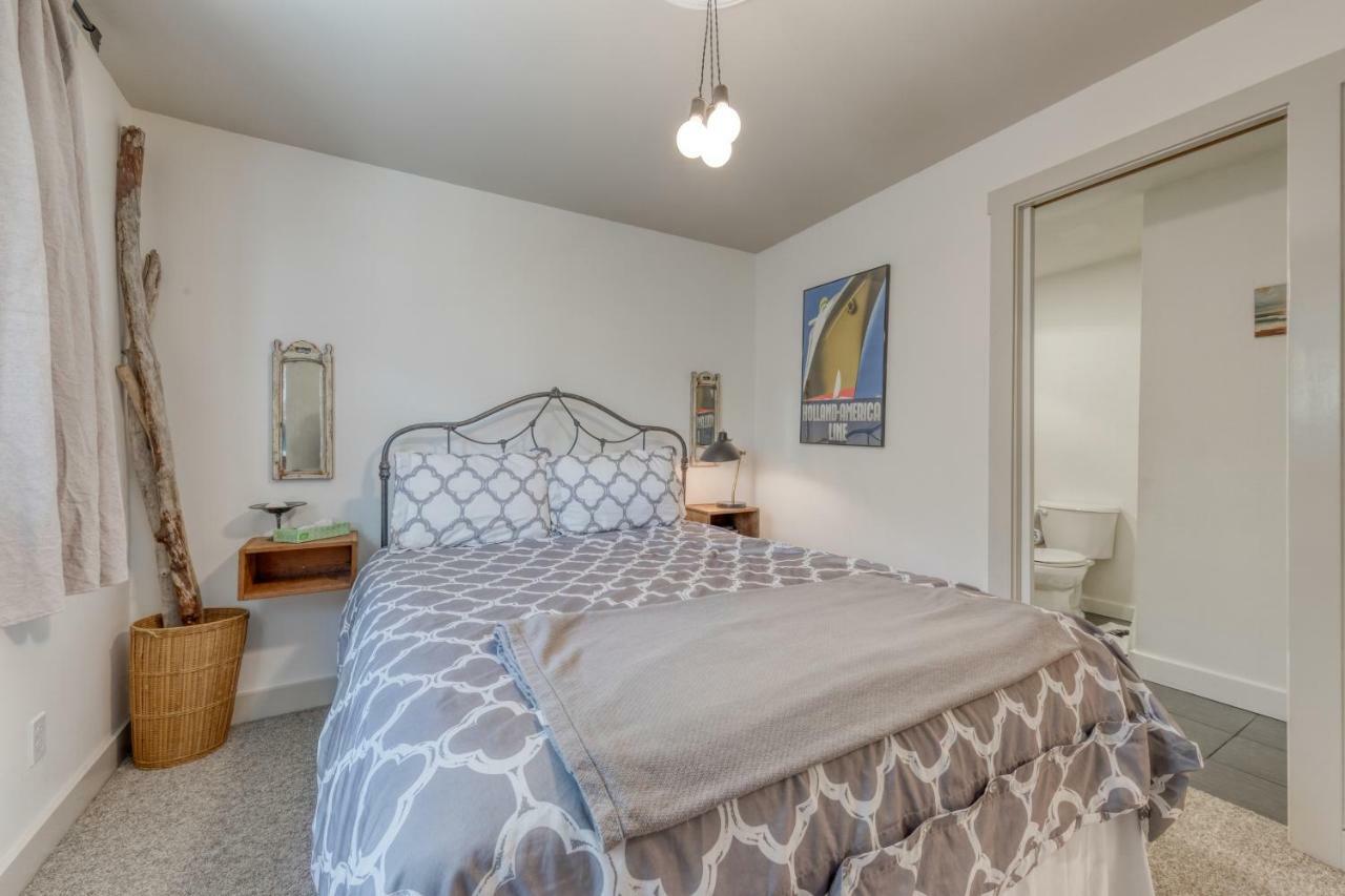 Villa Calm Waters Rockaway Beach Esterno foto