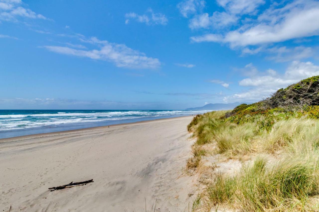 Villa Calm Waters Rockaway Beach Esterno foto