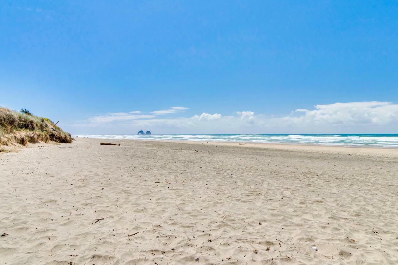 Villa Calm Waters Rockaway Beach Esterno foto