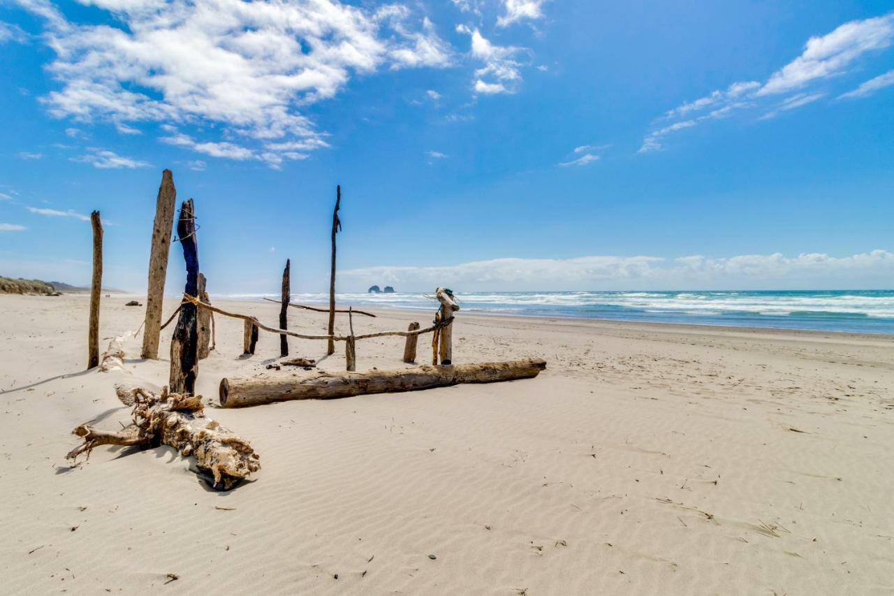 Villa Calm Waters Rockaway Beach Esterno foto